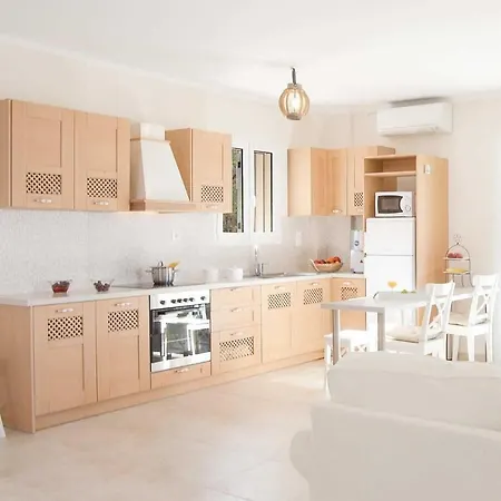 Neochori Sleeps 4 Air Con Wifi * Neochori (Lefkada)